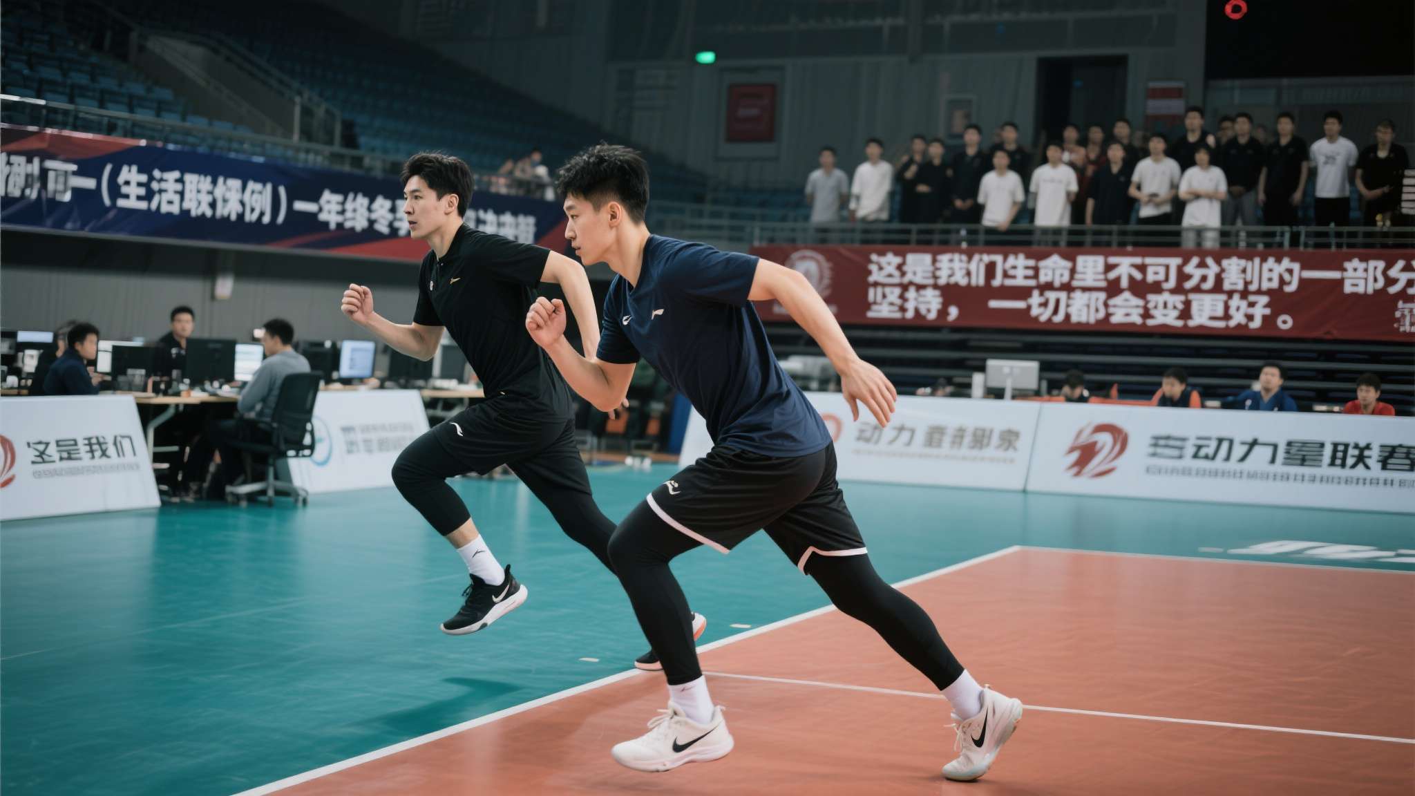 阳江粤BA球员梁家俊陈健仁兼顾事业与篮球热爱 一个鲜活案例莫过于去年冬季联赛决胜轮,经常逾时加班赶项目却未落下任何球队集训任务